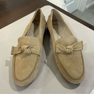 NWOT!  Amalfi suede flats